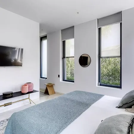 Pelletier - Beautiful New House In Hotel